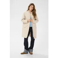 Jacke ArwenCR Loose Fit Damenmantel - Der lange Damenmantel in lockerer Passform bietet höchsten Komfort. Ausgestattet mit Rundhalsausschnitt, langen Ärmeln und praktischen Druckknopftaschen – ideal für stilvolle Looks an kühlen Tagen.