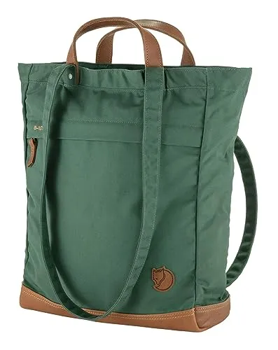 Fjällräven Totepack No. 2 Tasche | Rucksack Grün - Vielseitige Umhängetasche und Rucksack in einem, aus robustem G-1000® Heavy Duty Eco. Mit Lederboden und Platz für A4, ideal für den Alltag und unterwegs.
