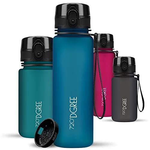 720°DGREE Trinkflasche uberBottle softTouch 0,5l – petrol blue - Die 720°DGREE Trinkflasche uberBottle softTouch in petrol blue kombiniert Funktionalität mit Stil. Mit 0,5l Fassungsvermögen und einem integrierten Sieb ist sie perfekt für erfrischende Getränke unterwegs. BPA-frei und leicht zu handhaben.