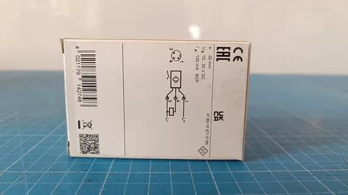 Ifm Electronic JAC201 Sensor 50mm, DC PNP - Sonstige Sensoren mit IP68 Schutzart, ideal für raue Umgebungen und zuverlässige Leistung in industriellen Anwendungen.