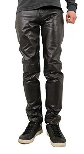 Maddox Herren Lederhose Olaf aus Lammnappa schwarz - Elegante Herren Lederhose aus 100 % Lammnappa, zeitlos und bequem. Der Jeans-Schnitt und die klassische Farbe machen sie zum vielseitigen Begleiter für jeden Anlass.