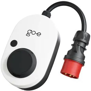 go-e Charger Gemini Flex Wallbox 22kW - Wallbox mit 32A CEE rot Stecker, 3-phasiger Ladeleistung von 22 kW, ideal für schnelles Laden zuhause oder unterwegs.