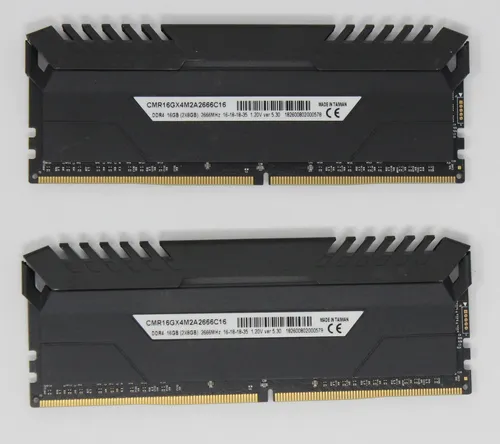 Corsair Vengeance RGB 16GB (2 x 8GB) DDR4 2666MHz C16 XMP 2.0 Enthusiast RGB LED-Beleuchtung Speicherkit, schwarz