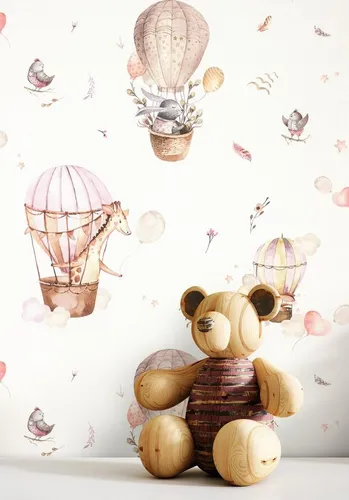 Newroom Vliestapete Rosa - Verspielte Kindertapete mit Heißluftballons - Tapete für Kinderzimmer, mit niedlichem Heißluftballon-Motiv in Rosa. Ideal für eine kreative und einladende Atmosphäre in Baby- und Jugendzimmern.