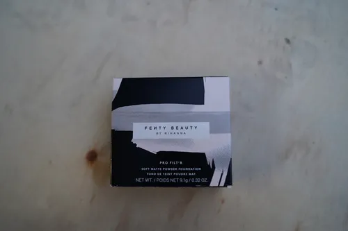 Fenty Beauty Pro Filt'r weiches mattes Pulverfundament 0,32oz/9,10 g Neu mit Kar