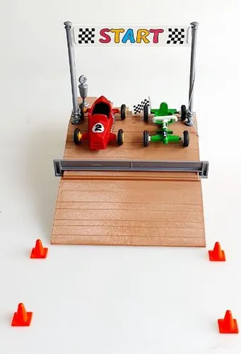 PLAYMOBIL 6347 Seifenkistenrennen - Beige - Spannendes Seifenkistenrennen für kreative Spielstunden. Inklusive Figuren und Zubehör für unvergessliche Abenteuer im Spiel.