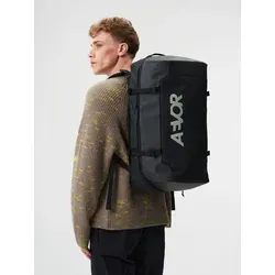 Aevor Duffel Pack Proof Black - Schwarz - Vielseitiger Duffel Pack für Sport und Reisen! Mit +13 L Volumenerweiterung und ergonomischem Tragesystem. Wasserabweisend und praktisch in der Handhabung.