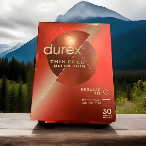 Durex Gefühlsecht Ultra 30 hauchzarte Kondome - Empfängnisverhütung mit extra dünnem Design für ein intensives Gefühl, ideal für unbeschwerte Momente.