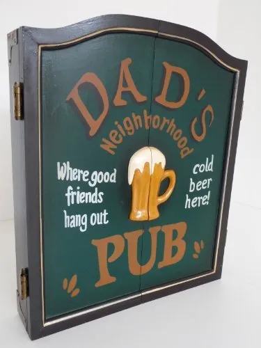point-home Dartschrank "Dad's Pub" mit Dartscheibe - Komplettangebot für Dartsportler, stilvoller Retro-Look mit 6 Dartpfeilen und praktischem Wandaufhängesystem.