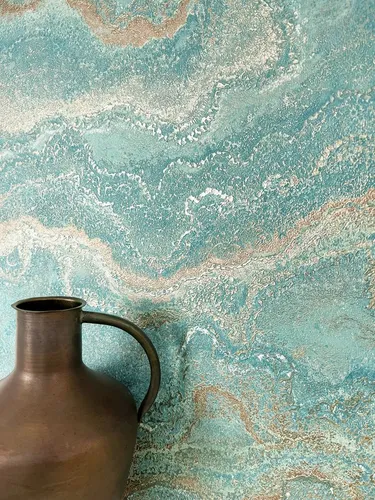 Newroom Vliestapete Dione Turquoise - Türkis Marmor Tapete - Moderne Vliestapete in Türkis mit Marmor- und Metallic-Struktur, ideal für Schlafzimmer, Wohnzimmer und Küche. Wasser- und dampfbeständig sowie restlos trocken abziehbar.