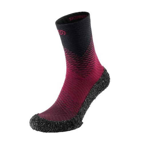 Skinners 2.0 Compression Socken (Größe 36, rot) - Wanderschuhe und Sportzubehör, bieten einen engen, stabilen Sitz für ein authentisches Barfußgefühl beim Sport.