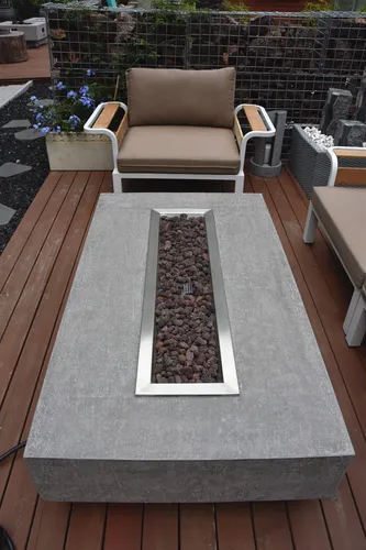 Elementi Gasfeuerstelle "Hampton" in Beton-Optik - Grills: Stilvolle Garten Feuerstelle in rechteckiger Form, bietet eine gemütliche Atmosphäre und modernes Design in grauer Betonoptik.