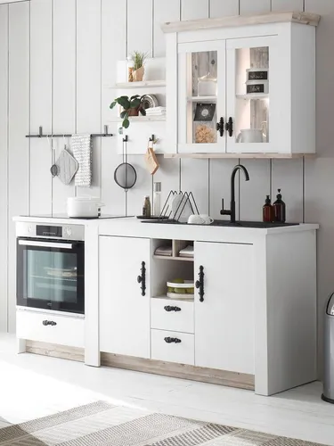 Furn.Design Küchenzeile Rovola in Weiß Pinie mit Soft-Close-Funktion - Küchenschrank-Set in modernem Landhausstil, inklusive Soft-Close-Funktion für sanftes Schließen. Praktische Aufteilung und hochwertige Materialien sorgen für Langlebigkeit und Stil in Ihrer Küche.