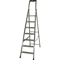 Krause Stehleiter Monto Solido 126665 - Aluminium Stehleiter mit 7 Stufen, bis 150 kg belastbar und maximale Arbeitshöhe von 3,50 m. Ideal für sichere Arbeiten in der Höhe mit rutschhemmender Plattform und umfangreicher Sicherheitsausstattung.