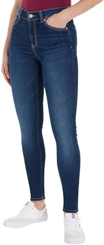 Tommy Jeans Nora Mid Rise Skinny Fit Jeans - Damen Skinny-fit Jeans in Denim Schwarz, figurbetonend und pflegeleicht. Perfekt für vielseitige Looks, von casual bis elegant. Mit stylishen Badge und knöchellanger Passform.