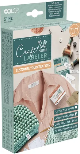 Colop Craft LABELER Textilstempel Set Printer 20 – Individuelle Einnähetiketten - Gestalten Sie mühelos persönliche Einnähetiketten für Textilien und DIY-Projekte. Das Set enthält alles für professionelle Kennzeichnung: Stempel, Pictos, Buchstaben und 20 vorgeschnittene Etiketten.