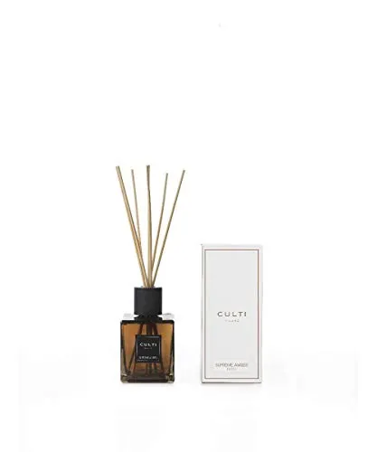 Culti Decor Classic Diffusore 500 ml - Supreme Amber - Räucherstäbchen mit edlem Duft von Weihrauch, Patchouli und schwarzer Vanille, in einer stilvollen quadratischen Glasflasche mit Holzverschluss, ideal für eine warme und einladende Raumatmosphäre.