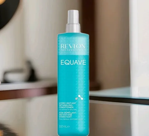 REVLON EQUAVE HYDRO Zweiphasen-Haarspülung 500 ml - Zweiphasen-Conditioner für alle Haartypen, spendet intensive Feuchtigkeit und sorgt für geschmeidiges, glänzendes Haar.