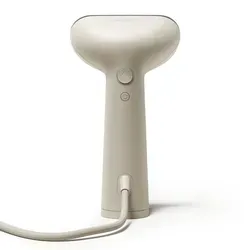 Steamery Dampfglätter Cirrus NO. 3 - Sand - Bügeleisen mit einem Gewicht von nur 1,57 kg, ideal für reisefreudige Fashionistas, die Kleidung schnell und effizient glätten möchten.