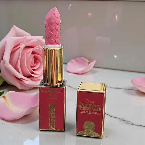  Disney Alice in Wonderland Halbmatter Lippenstift Farbton C02 It's All In Your Head 3.2 g
