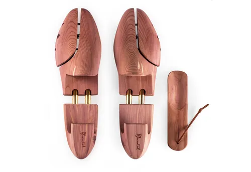 Blumtal TESTSIEGER Premium Schuhspanner Zedernholz - Schuhspanner für Herren und Damen, inkl. Schuhlöffel und ergonomischem Spanngriff, pflegend und geruchsbindend, ideal für maximale Schuhpflege und Haltbarkeit.