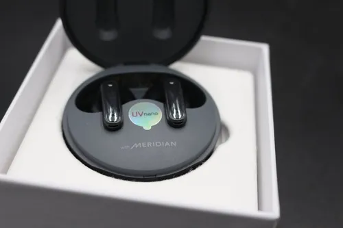 LG Electronics Tone Free FP9 - True Wireless Bluetooth Kopfhörer mit ANC, 24 Stunden Akkulaufzeit und antibakterieller Funktion für ungestörten Hörgenuss
