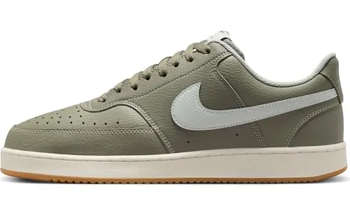 NIKE Herren Freizeitschuhe COURT VISION LO - Sneaker im klassischen 80er-Jahre Basketball-Look, mit geschmeidigem Obermaterial und niedrigem Schuhkragen für eleganten Tragekomfort.