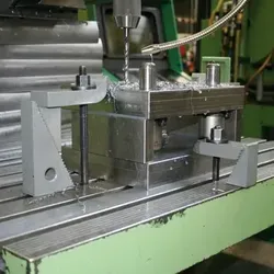 AMF Spanneisen DIN6314Z 22 x 160 mm - 70409 - Spannelemente & Zubehör, robustes Spanneisen für präzise Spannvorgänge in der Metallbearbeitung.