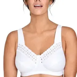 Miss Mary Broderie Anglais Soft Bra BH Weiß B 105 - Eleganter Soft-BH ohne Bügel von Miss Mary mit exklusiven Stickereidetails. Breite, gepolsterte Träger für optimalen Halt und Komfort. Ideal für den täglichen Einsatz und perfekte Passform.