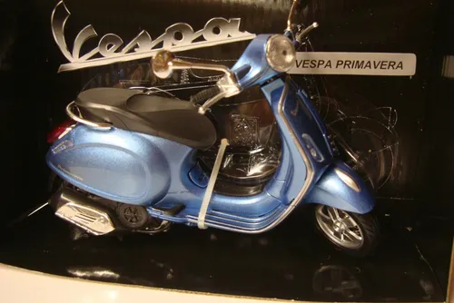 VESPA  Primavera blaumetalic  New Ray  1:12
