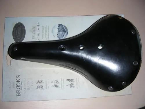 Brooks Flyer Champion Herren Ledersattel Schwarz - Hochwertiger Ledersattel für Herren, universell einsetzbar und bietet optimalen Komfort für lange Fahrten.