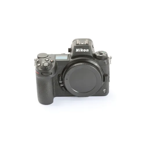 Nikon Z7 Body – Hochwertige Systemkamera für Profis - Spiegelreflex- & Systemkameras, bietet außergewöhnliche Bildqualität und vielseitige Funktionen für kreative Fotografie.