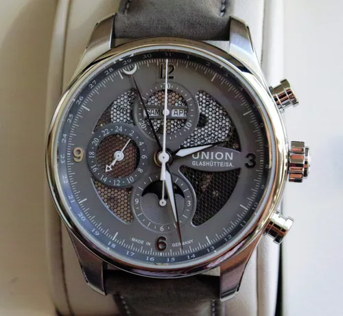 UNION GLASHÜTTE Belisar Chronograph Mondphase Ref. D009.425.16.087.00 - Armbanduhr für Herren, elegante Automatikuhr mit 12-Stunden-Zifferblatt und Wasserdichtigkeit bis 100 m - ideal für Sport und Alltag.