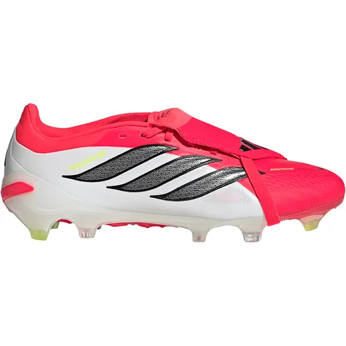 ADIDAS PERFORMANCE PREDATOR PRO Fußballschuh Gr. 44,5 – Feste Böden, umschlagbare Zunge - Erlebe maximale Kontrolle und Präzision mit dem PREDATOR PRO Fußballschuh. Die umschlagbare Zunge und die griffige Außensohle sorgen für Stabilität und Power bei jedem Schuss. Ideal für leidenschaftliche Fußballspieler.