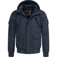 Alessandro Salvarini Herren Winterjacke AS-432 – Stilvoll mit Fleecefutter & Kapuze - Die AS-432 Herren Winterjacke von Alessandro Salvarini ist ideal für kalte Tage. Sie bietet eine wasserabweisende Oberfläche, weiches Fleece-Innenfutter und praktische Taschen. Perfekt für Freizeit und Alltag.