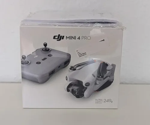 DJI Mini 4 Pro - Faltbare 4K HDR Mini-Drohne unter 249 g, 34 Min. Flugzeit, ideal für Einsteiger ohne Drohnenführerschein und sicher fliegen