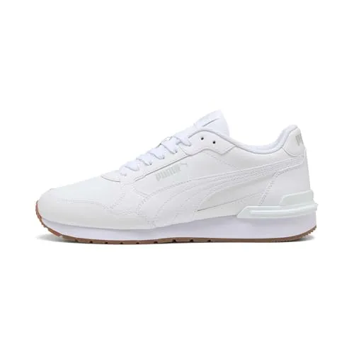PUMA Unisex ST Runner V4 L Sneaker, White-Glacial Gray-Gum, 47 EU - Herren-Outdoor-Fitnessschuhe mit verantwortungsvollem Leder, zeitlosem Design und SoftFoam+ Einlegesohle für erstklassigen Komfort bei jedem Schritt.