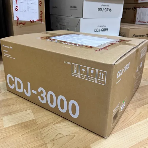 Pioneer DJ CDJ-3000 Multi Player - Professioneller DJ-Controller mit 2 Kanälen, 24 Bit/96 kHz Abtastrate und innovativen Funktionen für kreative Mixe, ideal für professionelle DJs.