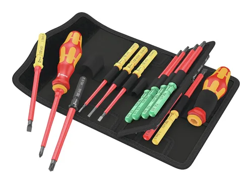 Wera VDE Bit-Schraubendreher Set 17-teilig - Werkzeug-Sets mit 2 Handhaltern und 15 VDE-Wechselklingen für sicheres Arbeiten bis 1.000 V. Inklusive robuster Gürteltasche mit Klettsystem für einfache Aufbewahrung und Transport.