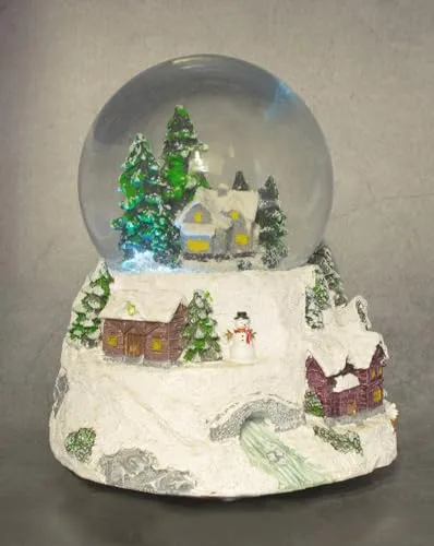 LED Schneekugel Weihnachtsdorf mit Musik - Weihnachtliche Schneekugeln: Bunte LED-Beleuchtung und eingebaute Spieluhr mit "We Wish You a Merry Christmas" schaffen festliche Stimmung und zauberhafte Atmosphäre.