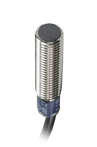 Telemechanique Sensors XS108B3PBL2 Näherungsschalter - Induktiver Näherungssensor mit 8 mm Durchmesser, PNP NC Schaltfunktion und einem Schaltabstand von 2,5 mm. Ideal für präzise Anwendungen in der Automatisierungstechnik.