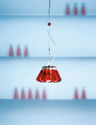 Ingo Maurer Campari Light Pendelleuchte 155cm - Elegante Pendelleuchte aus 10 originalen Campari Flaschen, höhenverstellbar und dimmbar. Ideal für stilvolle Wohnräume und ein echter Hingucker!