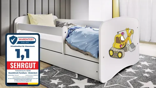 Raumhirsch Kinderbett Bagger 70x140 cm - Modernes Kinderbett in Weiß mit abnehmbarer Schutzschiene und geräumiger Schublade für Stauraum. Inklusive verstellbarem Lattenrost und waschbarer Kindermatratze - ideal für Sicherheit und Komfort im Kinderzimmer.