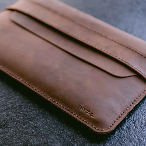 Leder Hülle für MacBook Air 13“ (2018-2024) - Handmade & Fair - "Fernando"