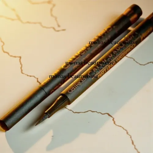  Calligraph Pro Precise 24h Matt wasserfester Eyeliner in Stiftform Farbton 010 Intense Black Waterproo
