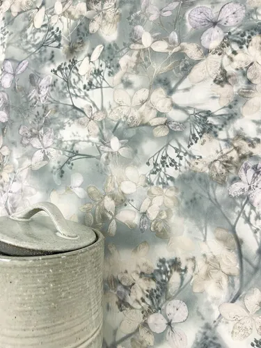 Newroom Vliestapete Murimi Grey - Floral Tapete für stilvolle Räume - Tapeten in Grau mit romantischem Blumen-Design, ideal für Wohnzimmer und Küche. Wasser- und dampfbeständig sowie hochwaschbeständig - perfekt für jede Wand!
