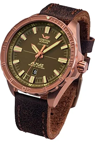 Vostok Europe Herren Uhr - NH35A-320O516 - Armbanduhren mit automatischem Mechanismus, 200m wasserdicht, elegantes Design aus hochwertigem Leder und perfekt für stilbewusste Männer.