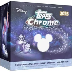 Topps Chrome® Disney - Sapphire Edition - Hobby Box 2025 - Entdecken Sie die zauberhafte 2025 Topps Chrome® Disney Sapphire Edition! Mit 200 Karten, seltenen Autographen und exklusiven Cinderella-Karten ist diese Box ein Muss für Sammler und Disney-Fans.