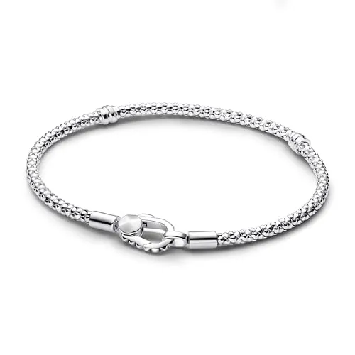 PANDORA Moments Nietenarmband mit Nietenverschluss - Armbänder für Damen, einzigartiges Nieten-Design für individuellen Charme und sicheren Karabinerverschluss.