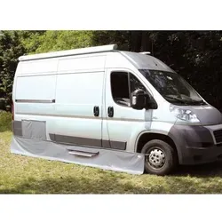 Bodenschürze FIAMMA Skirting für Fiat Ducato - Caravan-Zubehör zur Zugluftreduzierung unter dem Fahrzeug. Mit Reifenabdeckung, elastischen Gurten und Magneten, zuschneidbar auf 497 x 55 cm.